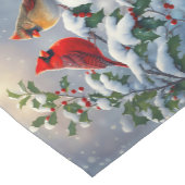 Rode kardinalen en Holly in de sneeuw Korte Tafelloper (Hoek)