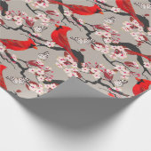 Rode kardinalen in kersenbloesems cadeaupapier (Hoek)