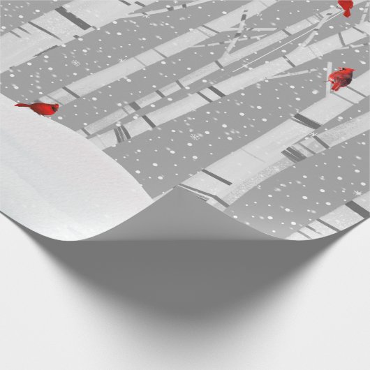 Rode kardinalen op witte baars cadeaupapier (Hoek)