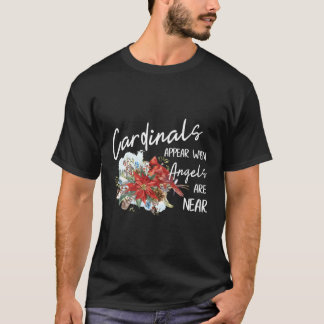 Rode kardinalen verschijnen als engelen dichtbij v t-shirt