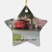 Rode kasten in de kerstversiering van Litiz Penna Keramisch Ornament (Achterkant)