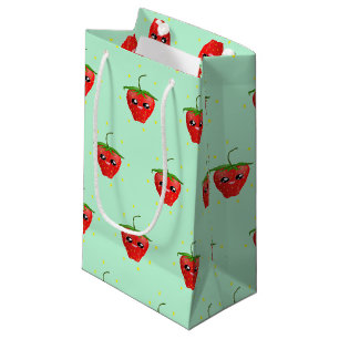Rode kawaii-aardbeivruchten op blauw klein cadeauzakje