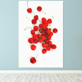 Rode kersen in natuurlijk licht liggen op wit canvas afdruk (Insitu (Houten vloer))