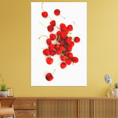 Rode kersen in natuurlijk licht liggen op wit canvas afdruk (Insitu (Woonkamer))