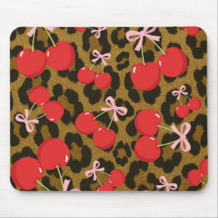 Rode kersen met roze strik Coquette luipaardprint Muismat