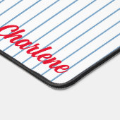 Rode kersen op blauwe strepen, gepersonaliseerd bureaumat (Hoek)