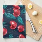 Rode kersen op donkerblauw theedoek (Quarter Fold)