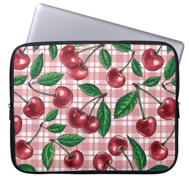 Rode kersen op roze gingham laptop sleeve (Voorkant)