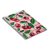 Rode kersen op roze gingham notitieboek (Rechterzijde)