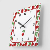 Rode kersen over alles behalve grafisch vierkante klok (Hoek)