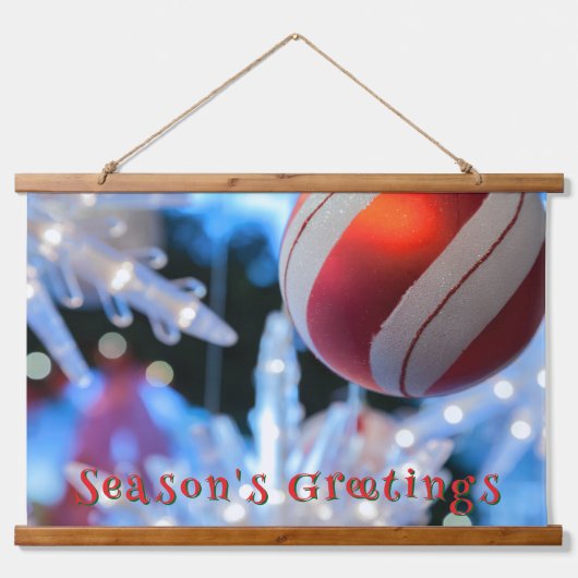 Rode kerst ornament en wit licht hangend wandkleed (Voorkant)