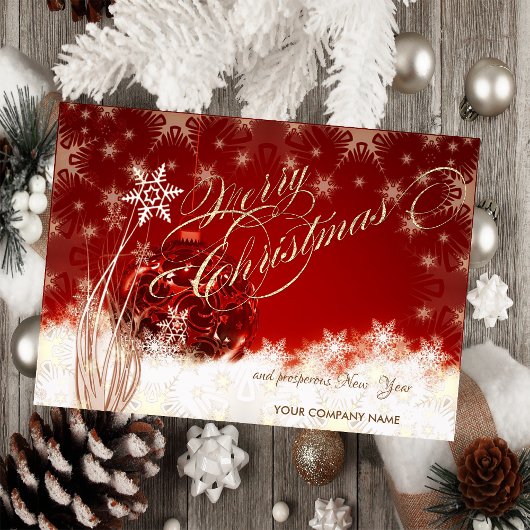 Rode kerstbal, sneeuwvlokken, bedrijfsgroet feestdagen kaart