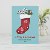 Rode kerstinslag op blauw met aangepaste tekst feestdagenkaart (Staand voorkant)