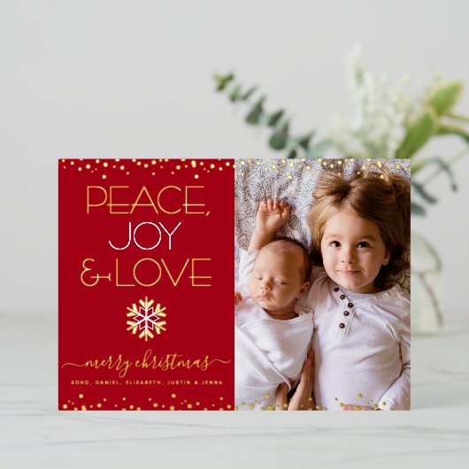 Rode Kerstmis Vrede Vreugde Liefde Foto Echt Goud Folie Feestdagenkaart (Staand Voorkant)