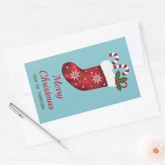 Rode Kerstsok op Blauw met Aangepaste Tekst Rechthoekige Sticker (Envelop)