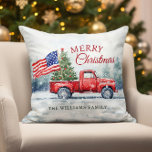 rode kersttruck kerstboomvlag kussen<br><div class="desc">rode kersttruck met een kerstboom en kerstkaart met Amerikaanse vlag is een feestelijke manier om je liefde voor Amerika te shows en vakantiewensen naar je vrienden en familie te sturen.</div>
