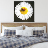 Rode Kever op Witte Madelief Macro Poster Canvas Afdruk (Insitu (Slaapkamer))