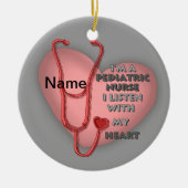 Rode kinderverpleegkundige keramisch ornament (Voorkant)