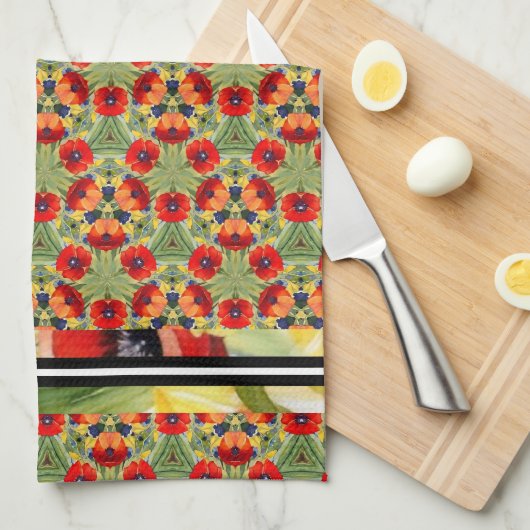 Rode klaproos all over mix in match geschilderd on theedoek (Quarter Fold)