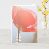 Rode klaproos bloem in de mist elke gelegenheid kaart (Gele Bloem)