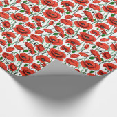 Rode klaprozen in een veld op wit cadeaupapier (Hoek)