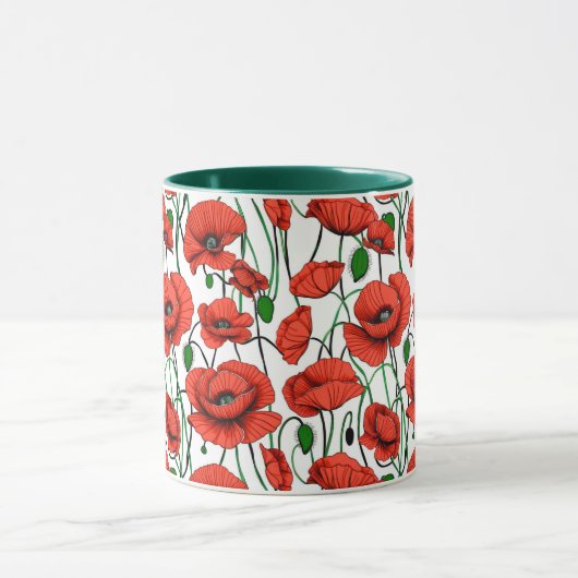 Rode klaprozen in een veld op wit mok (Midden)