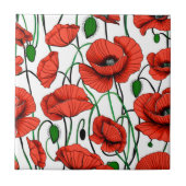 Rode klaprozen in een veld op wit tegeltje (Voorkant)