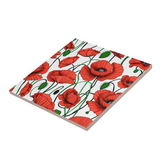 Rode klaprozen in een veld op wit tegeltje (Zijkant)