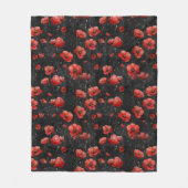 Rode klaprozen op zwart fleece deken (Voorkant)