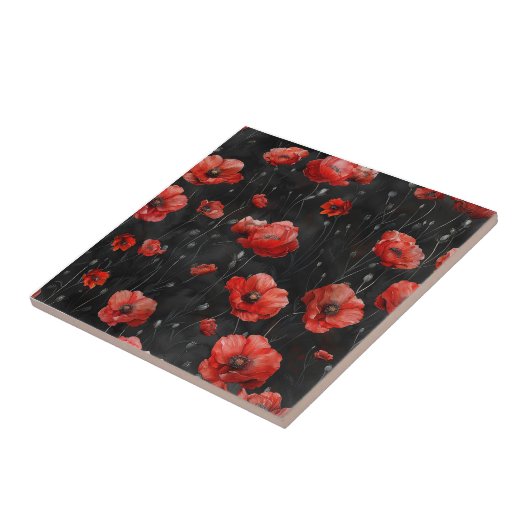 Rode klaprozen op zwart tegeltje (Zijkant)
