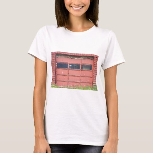 Rode klep t-shirt (Voorkant)