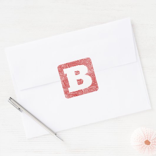 Rode krabbelprint initiaal vierkante sticker (Envelop)