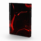 Rode krommen of golving op de donkerste rode achte fotoblokken (Rechts)