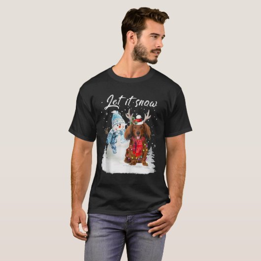 Rode langharige teckel Santa Dog Kerstsneeuw T-shirt (Voorkant volledig)