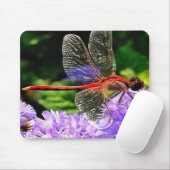 Rode libel op Violet Purple Flowers Muismat (Met muis)