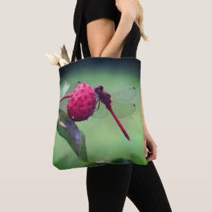Rode Libel op Vruchten van de Kornoelje Close-up Tote Bag