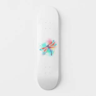 Rode libel op waterverf achtergrond persoonlijk skateboard