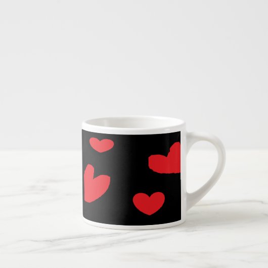 Rode liefdesharten op zwart espresso kop (Rechts)