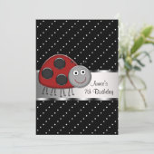 Rode lieveheersbeestje 7e verjaardag uitnodiging L (Staand voorkant)