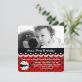 Rode lieveheersbeestje verjaardagsfeestje kaart (Staand voorkant)