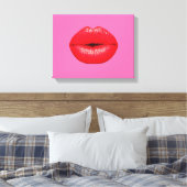 Rode lippen lippenstift pop kunst op girly roze canvas afdruk (Insitu (Slaapkamer))
