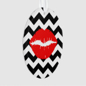 Rode lippen op zwart-wit zigzagpatroon ornament (voorkant)