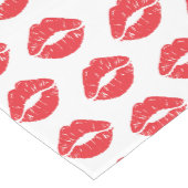 Rode lippen, rode lippenstift, kus, patroon van li medium tafelloper (Hoek)