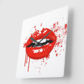 Rode lippen schoonheidsmake-up kus mode vierkante klok (Hoek)