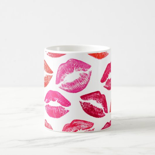 Rode lippen set, witte achtergrond. koffiemok (Center)