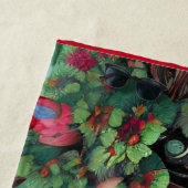 Rode lips en Rozen Peacock Abstract Strandlaken (In situ)