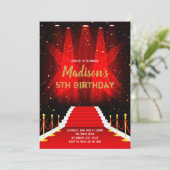 Rode loper verjaardag uitnodiging (Staand voorkant)