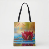 Rode Lotus Bloem Blauwe en Gouden Accenten Tote Bag (Voorkant)