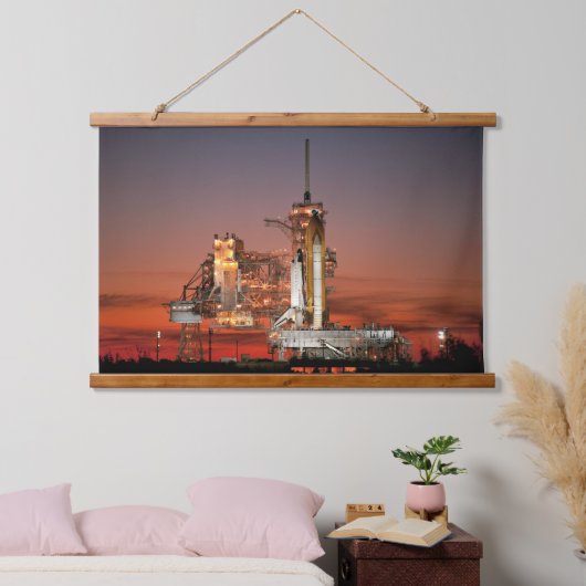 Rode lucht bij de lancering van Spaceshuttle Atlan Hangend Wandkleed (Slaapkamer)