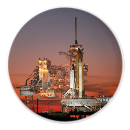 Rode lucht bij de lancering van Spaceshuttle Atlan Keramische Knop (Voorkant)